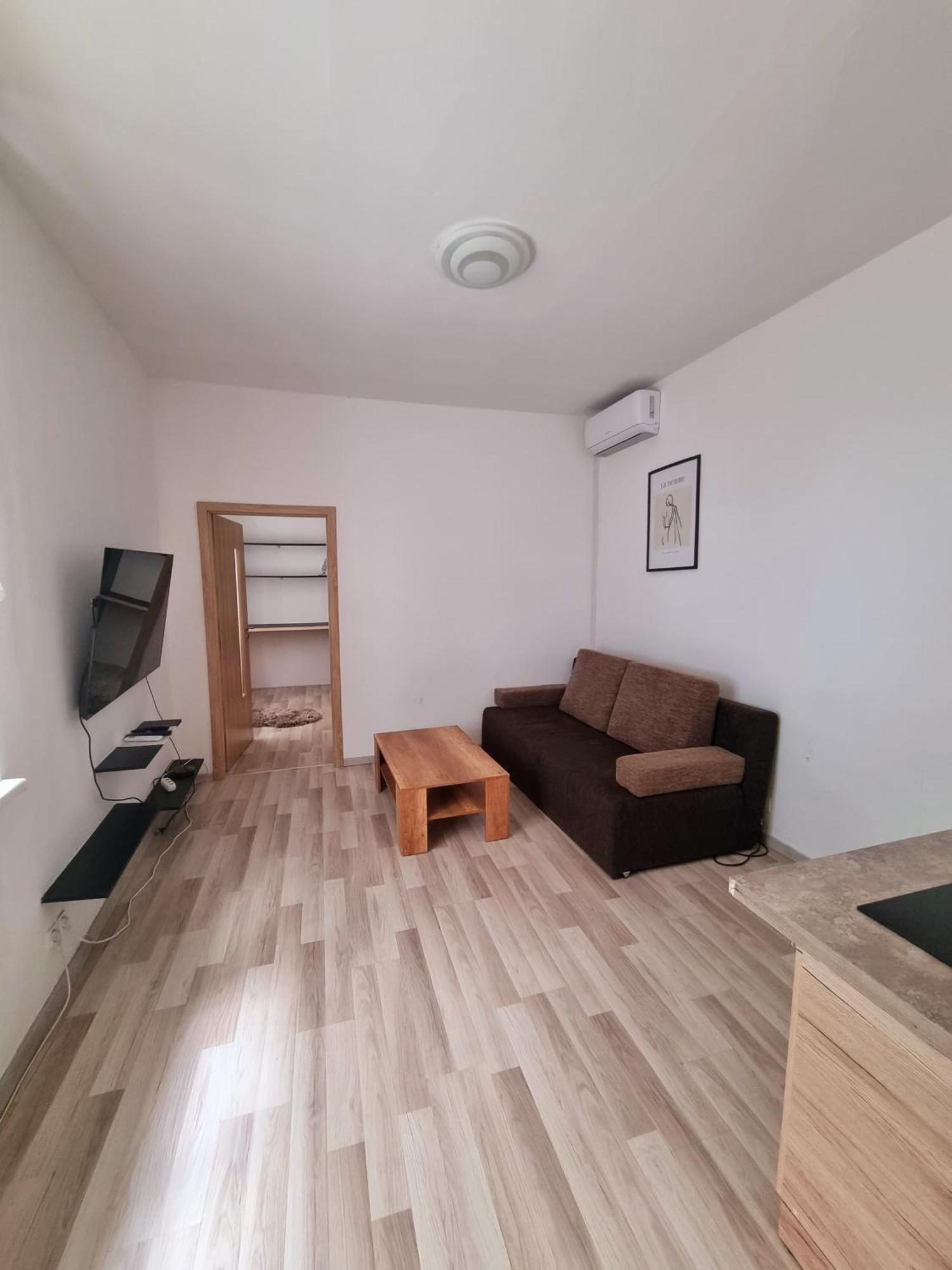 Center Location In Old Town Апартаменти